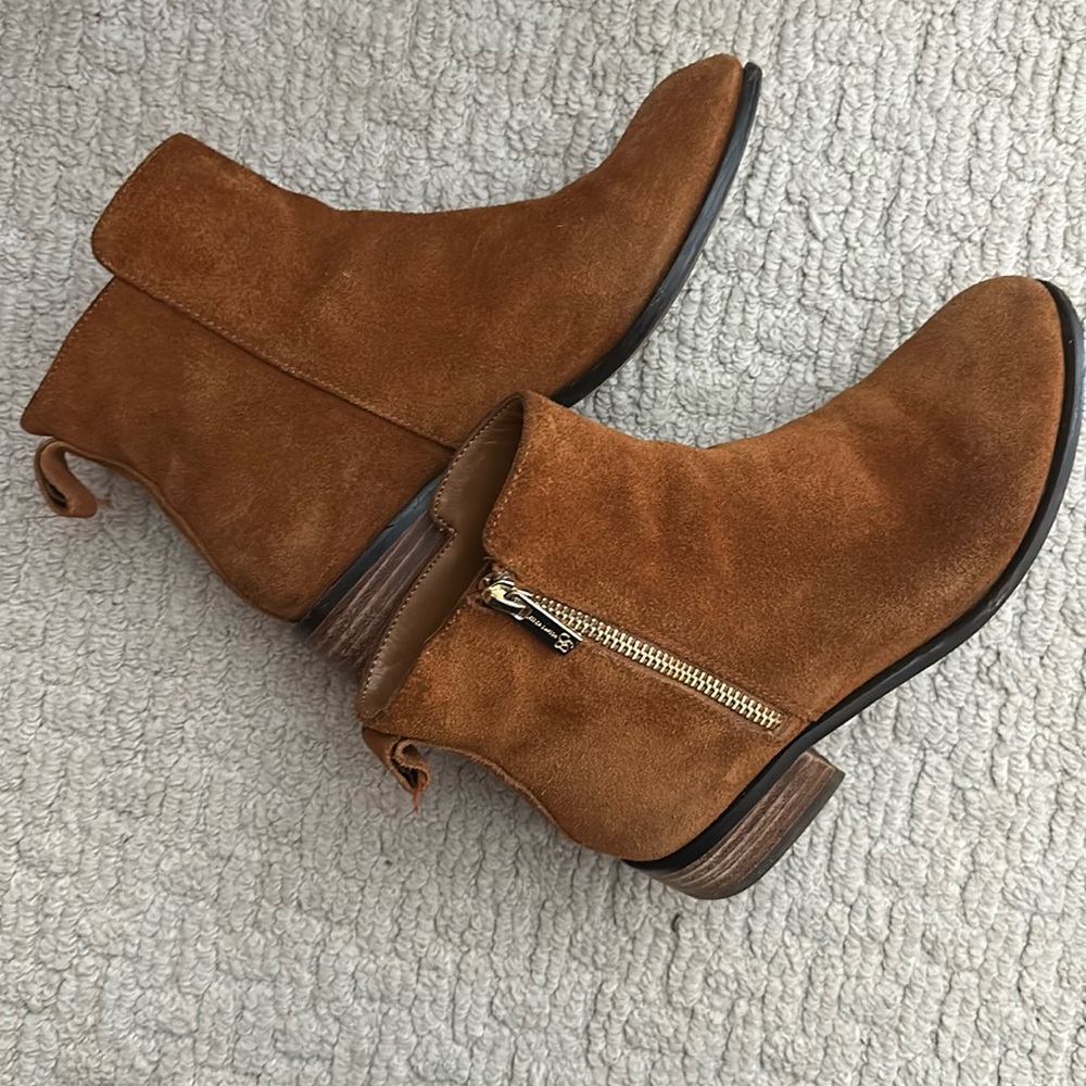 Jessica Simpson boots size 5